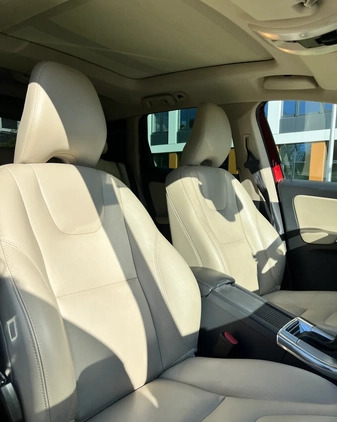 Volvo XC 60 cena 96999 przebieg: 144500, rok produkcji 2017 z Wrocław małe 137